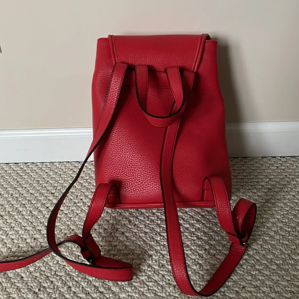 Guess red backpack - Picture 4 of 9